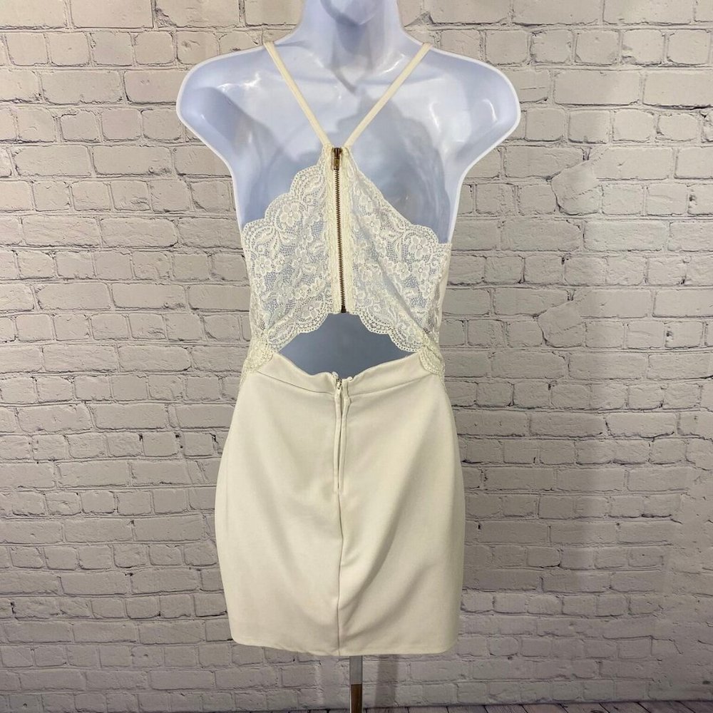 City Triangles White Lace Back V-Neck Party Dress - Picture 6 of 9